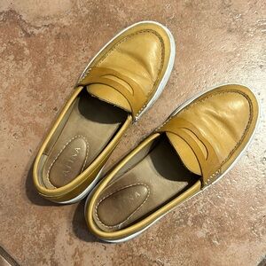 Patina by Portland Leather Boardwalk Penny Loafer. Sunflower. Size 7. NIB.